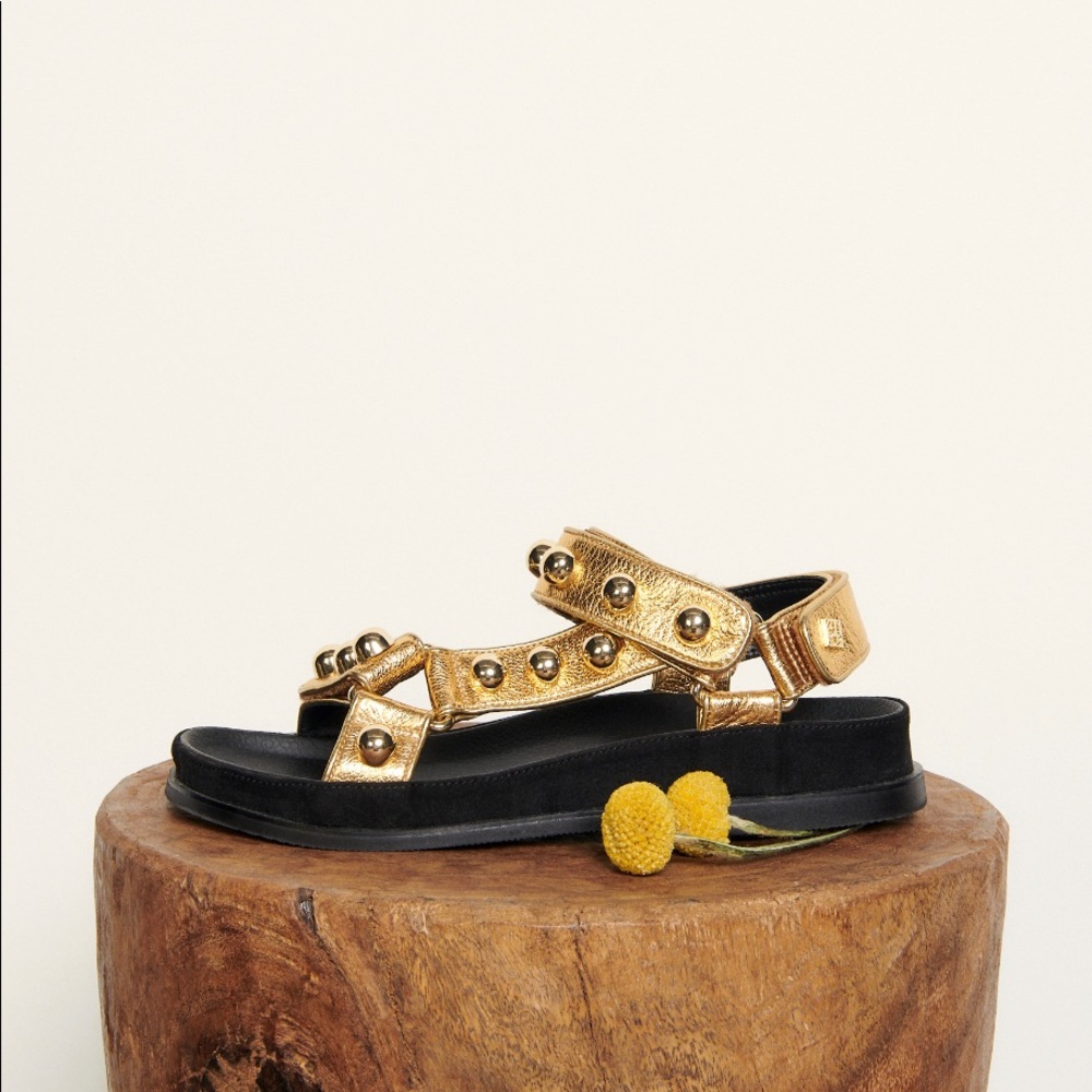 ✨✨SOLD✨✨✔️✔️Sandro Flat leather sandals W Velcro